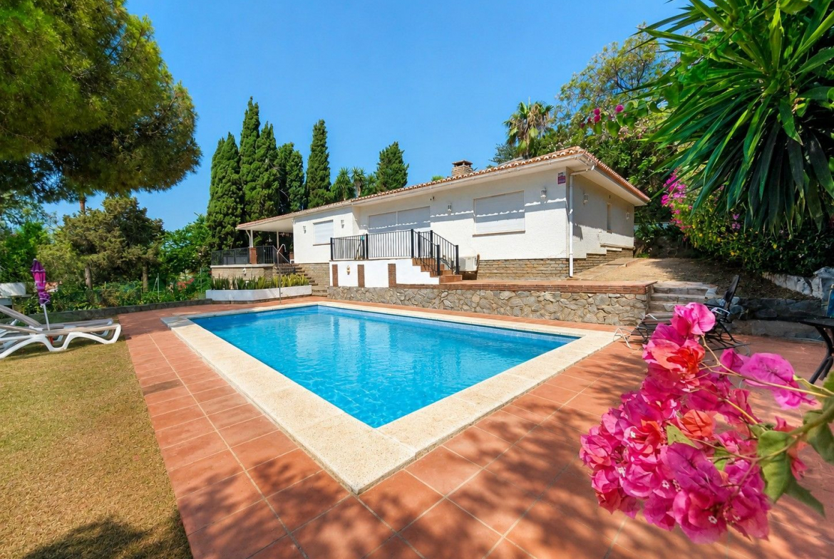 Cabopino Marbella villa 4 Bedrooms