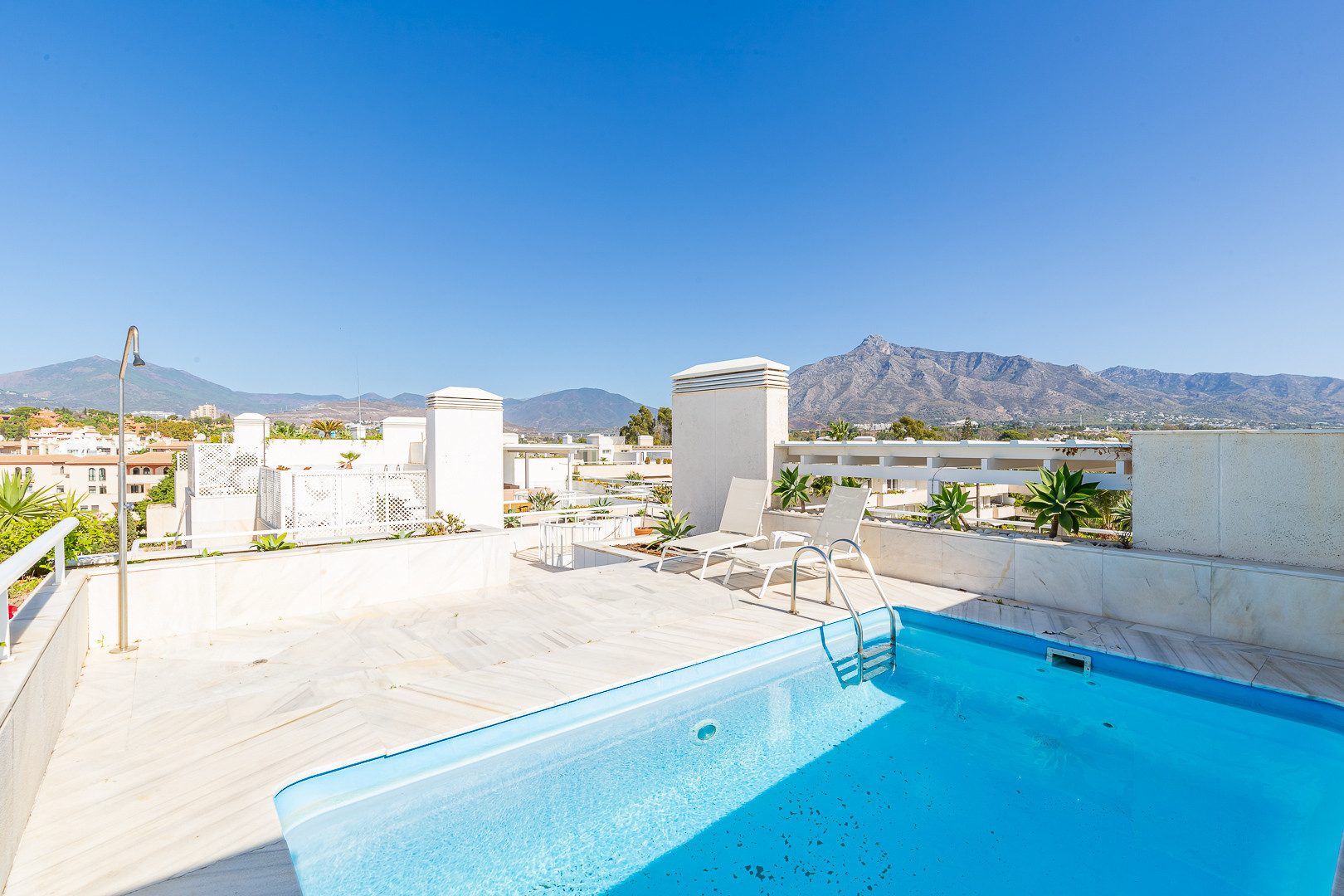 Puerto Banus Marbella penthouse 3 Bedrooms
