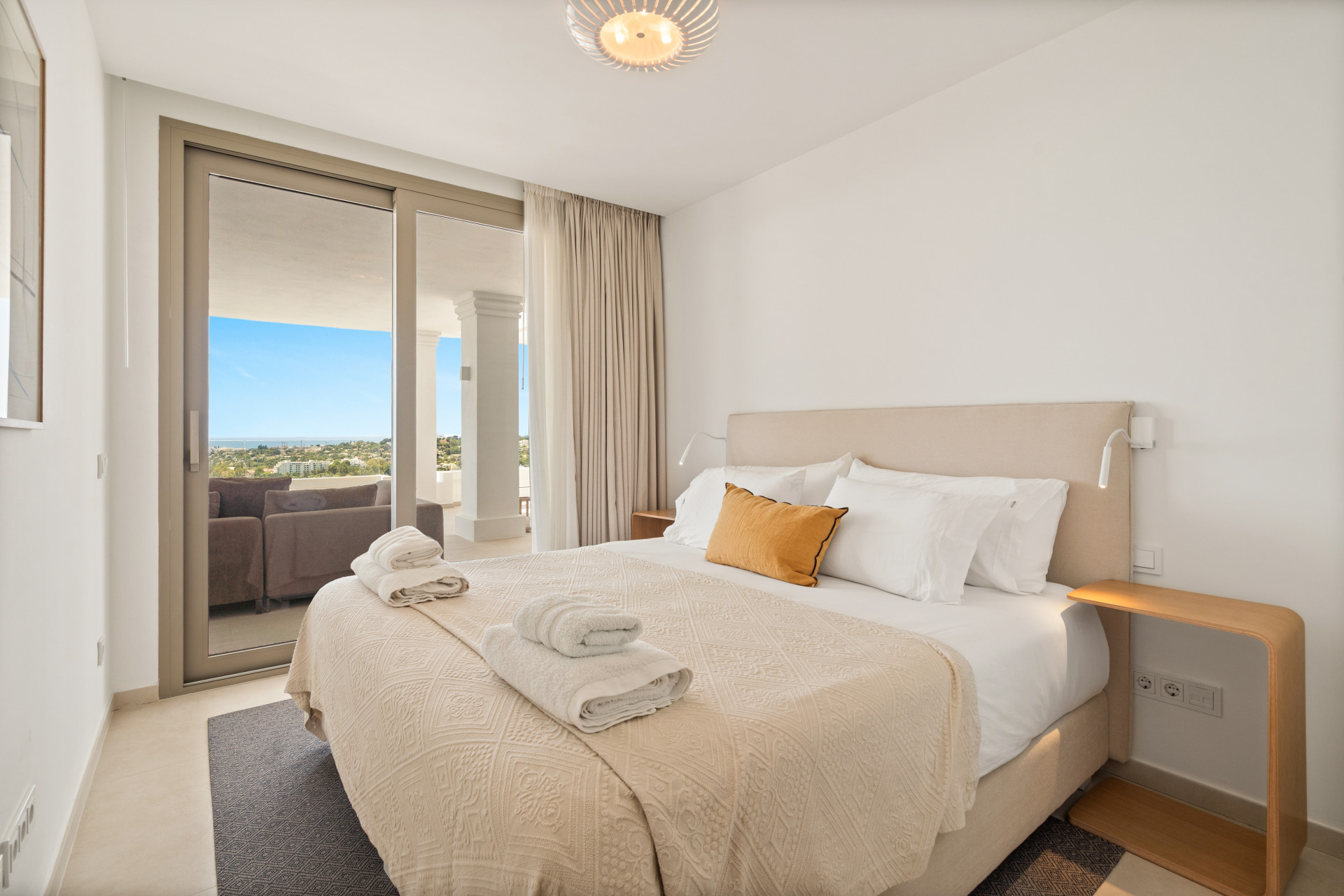 luxo-estate-20 Nueva Andalucia Marbella apartment 5 Bedrooms