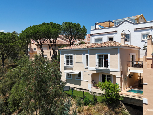 Nueva Andalucia Marbella villa 3 Bedrooms