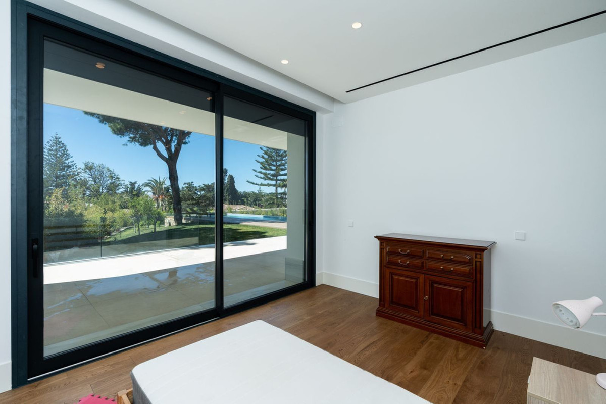 Marbesa Marbella villa 6 Bedrooms