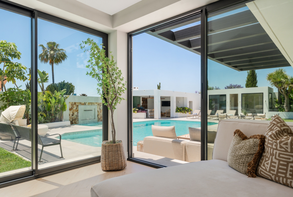 Estepona villa 6 Bedrooms