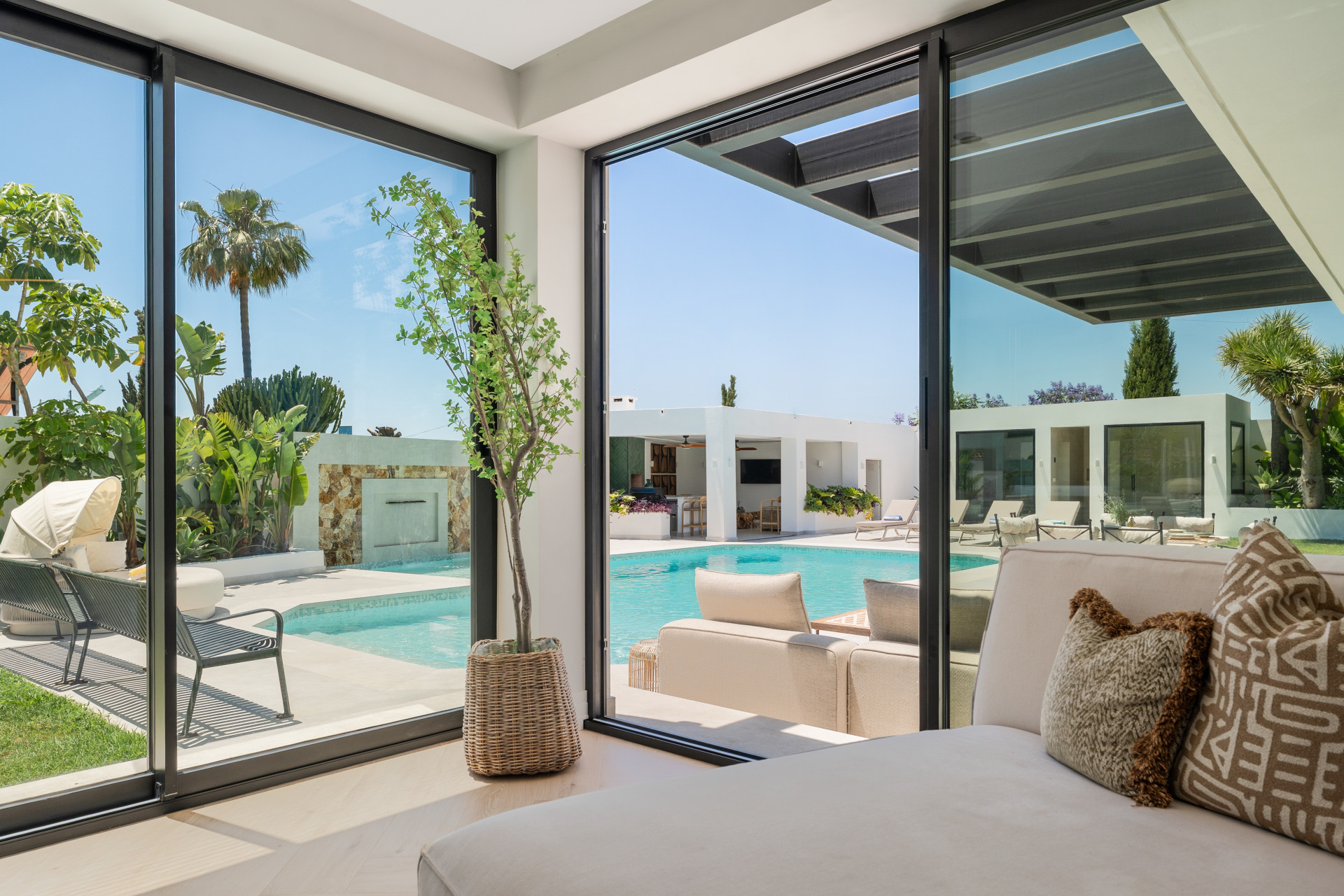 Estepona villa 6 Bedrooms