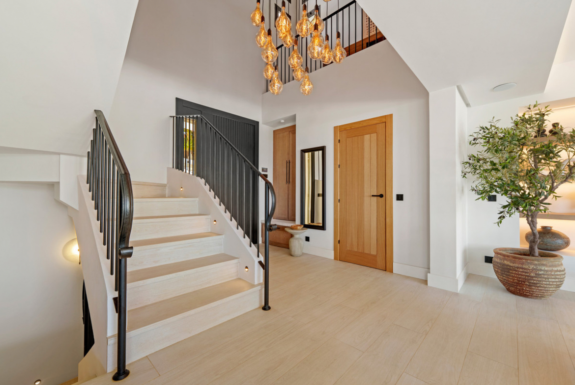 Nueva Andalucia Marbella villa 6 Bedrooms