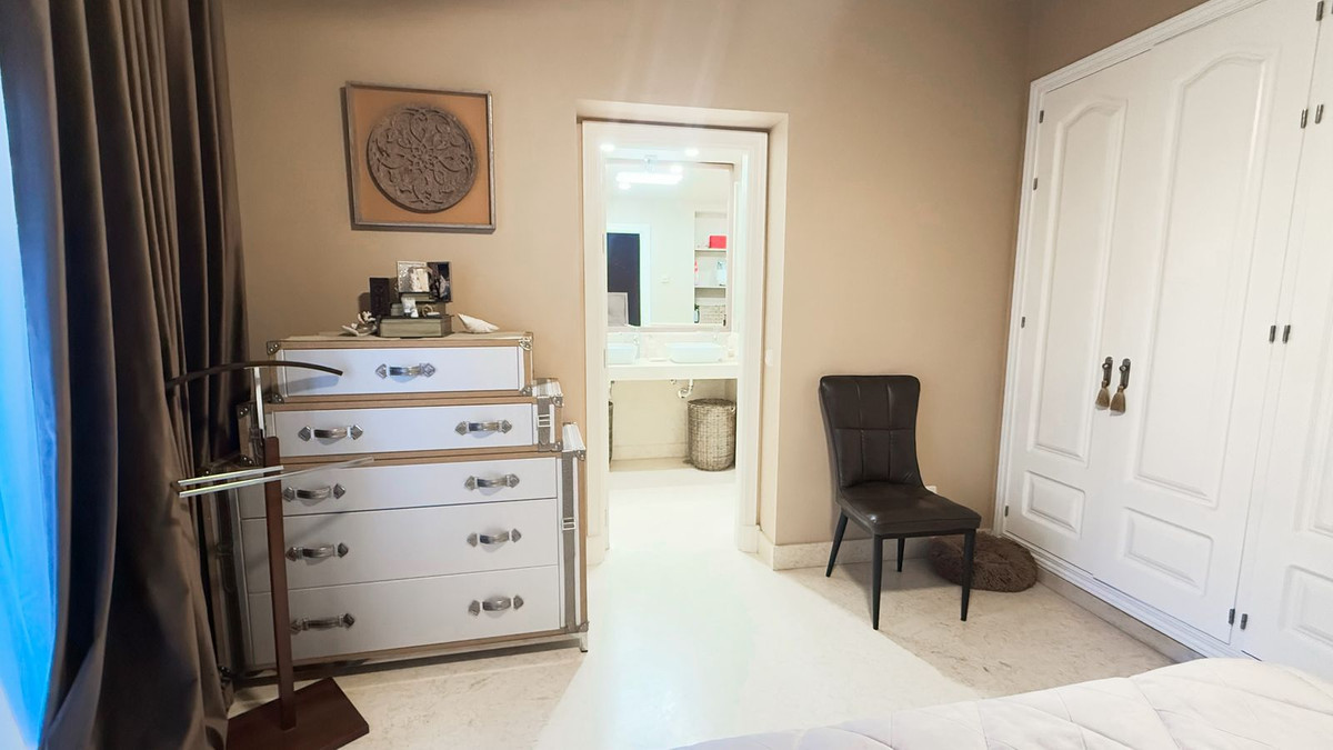 Benahavis apartment 5 Bedrooms