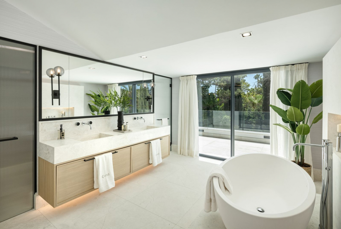 Nueva Andalucia Marbella villa 7 Bedrooms