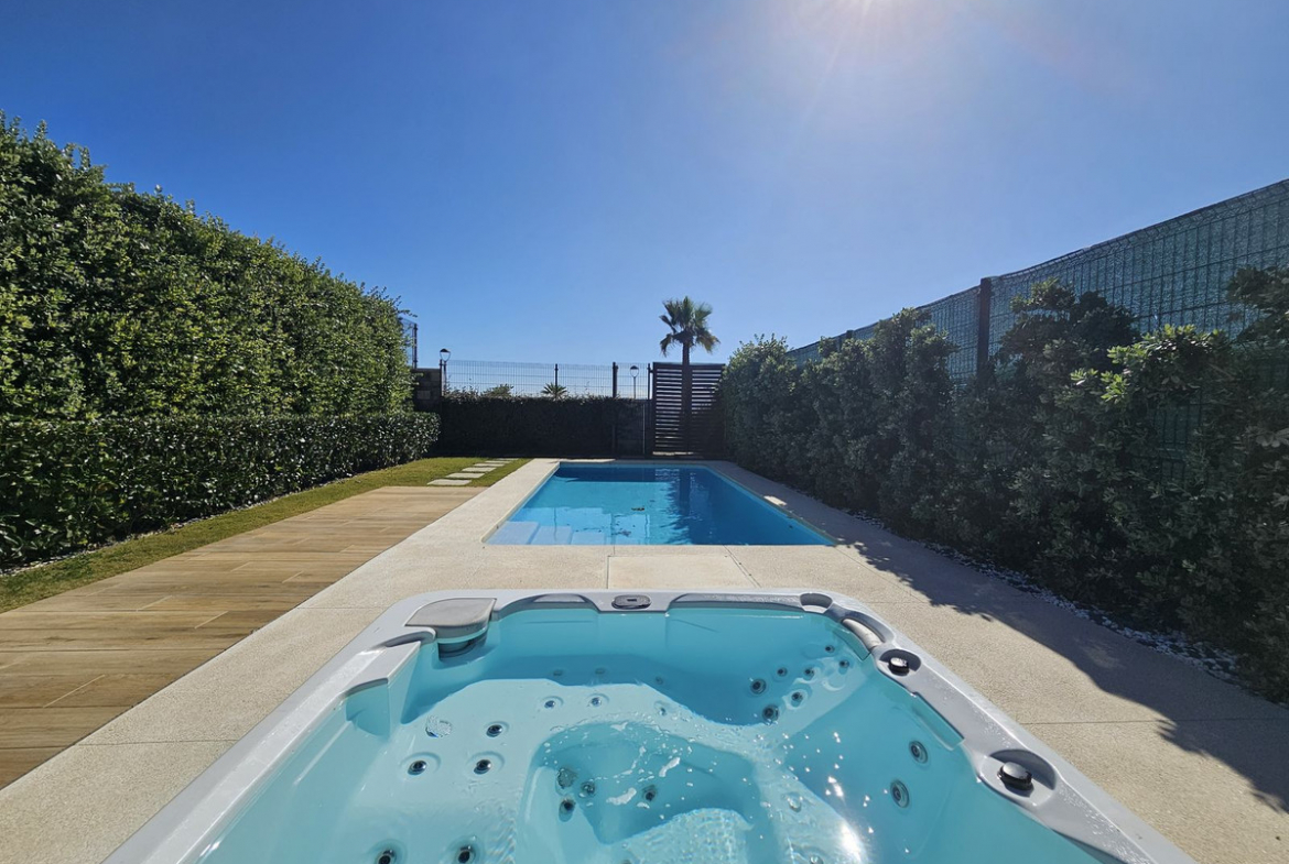 New Golden Mile Estepona townhouse 4 Bedrooms