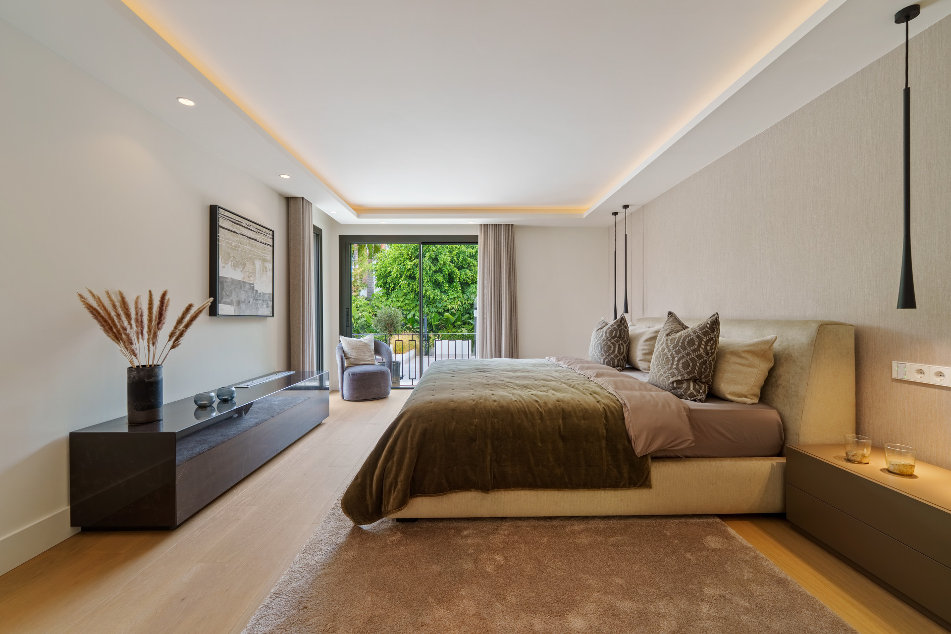 Nueva Andalucia Marbella villa 5 Bedrooms