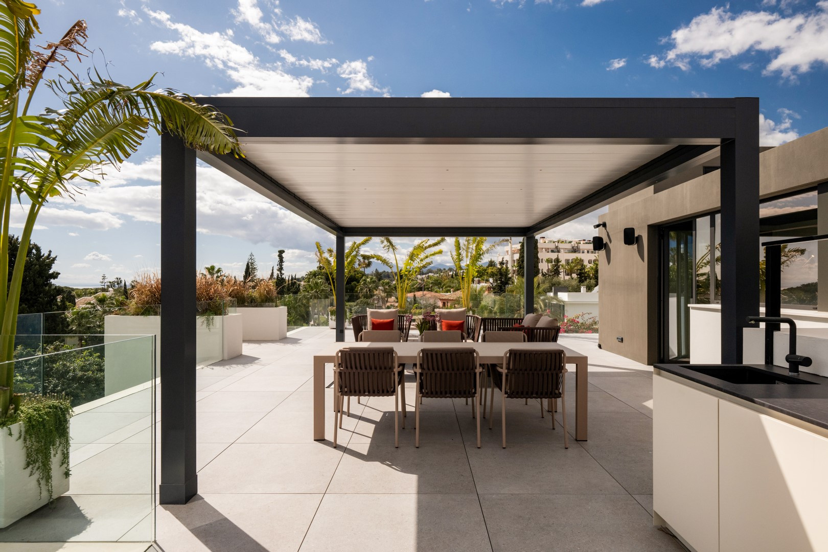 luxo-estate-21 Marbella Golden Mile Marbella villa 5 Bedrooms