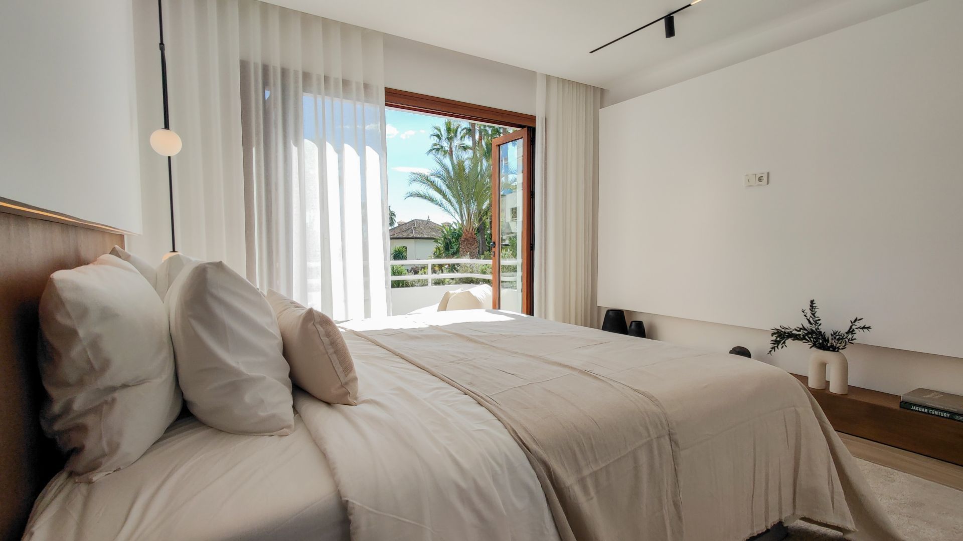 Nueva Andalucia Marbella townhouse 3 Bedrooms