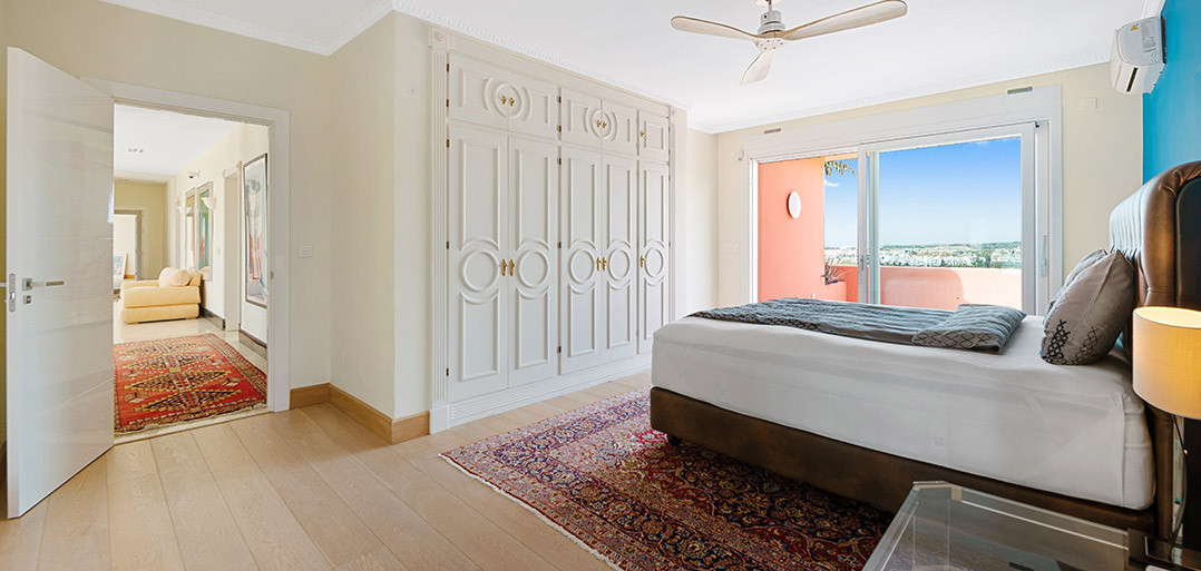 Estepona villa 8 Bedrooms
