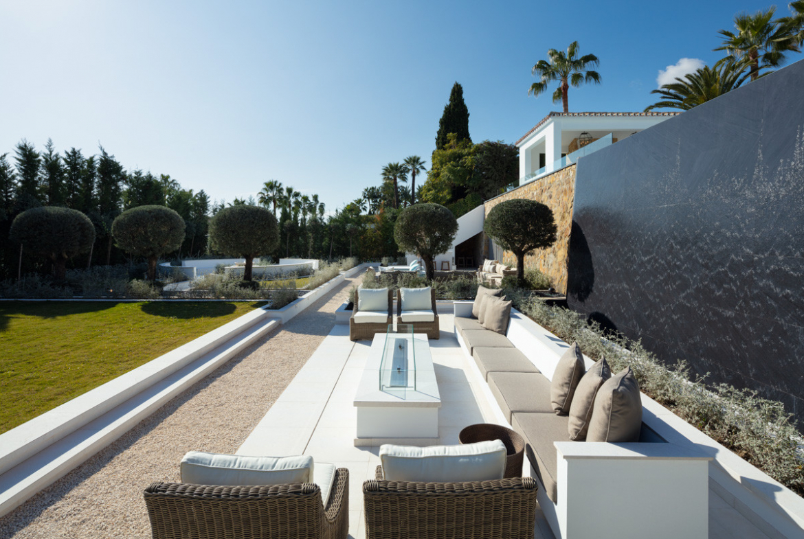Nueva Andalucia Marbella villa 5 Bedrooms