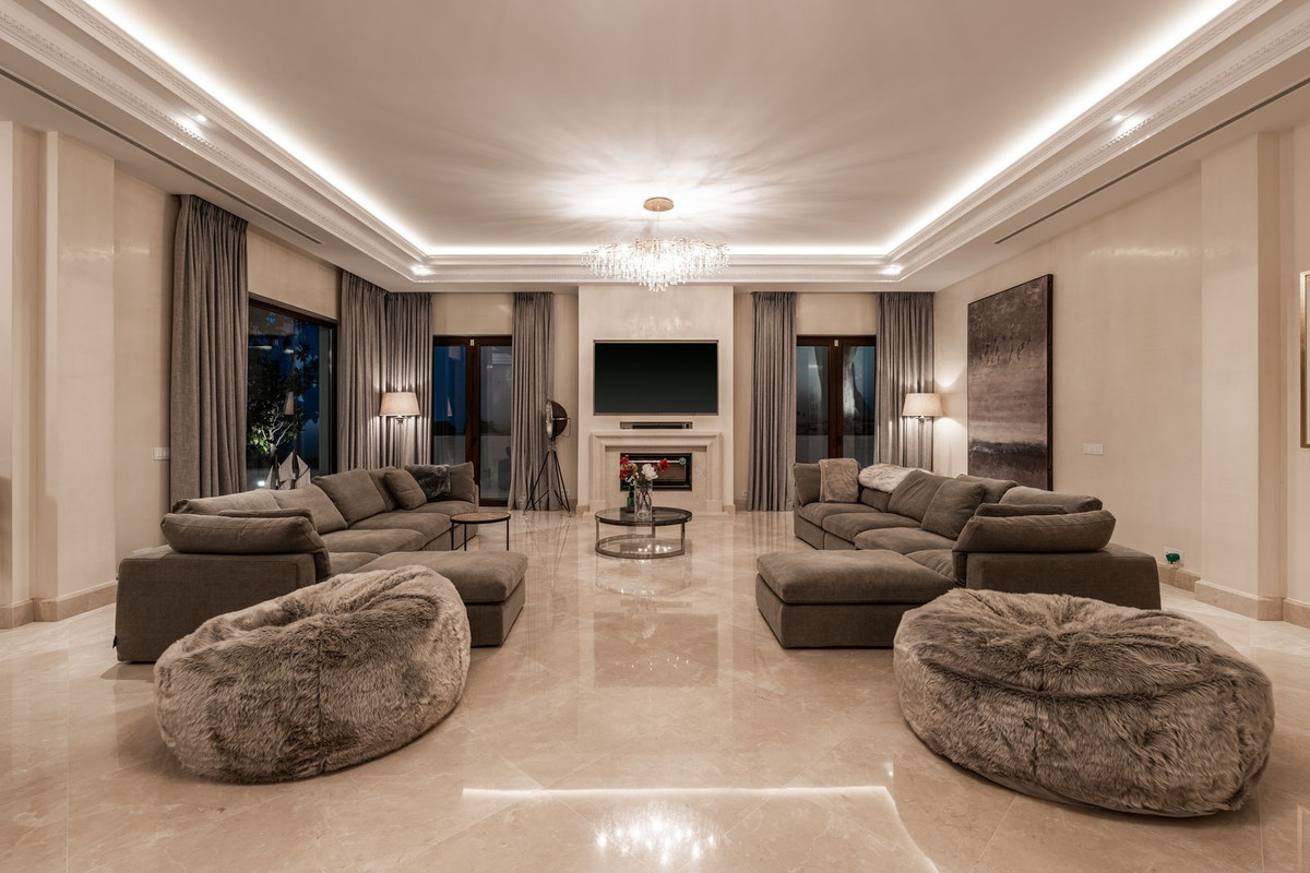 luxo-estate-21 Marbella Golden Mile Marbella villa 8 Bedrooms