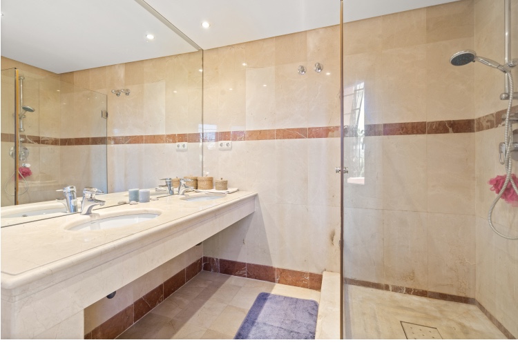 Estepona apartment 3 Bedrooms