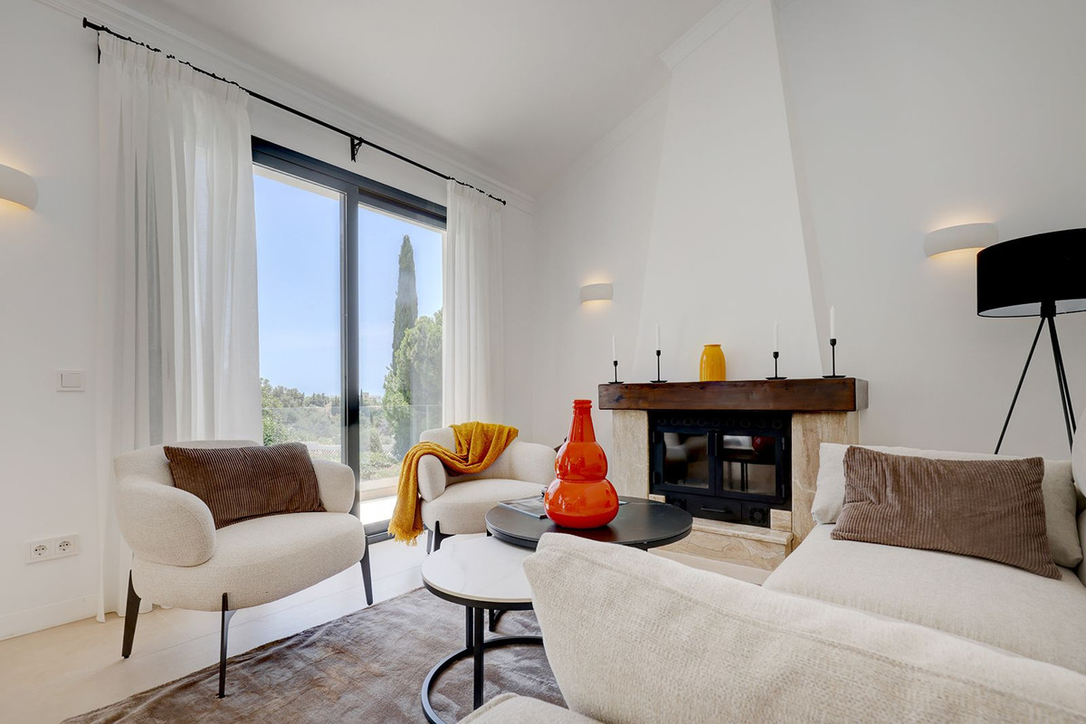 Las Chapas Marbella villa 4 Bedrooms