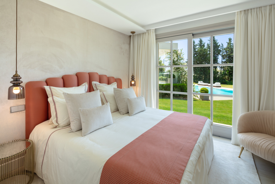 Nueva Andalucia Marbella villa 6 Bedrooms