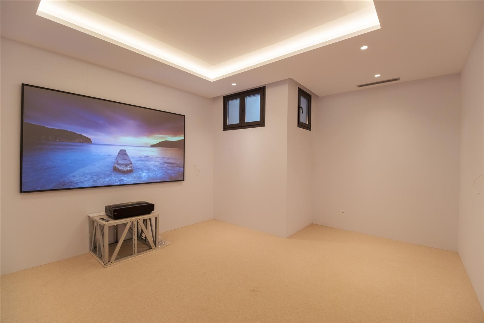 luxo-estate-21 Puerto Banus Marbella villa 4 Bedrooms