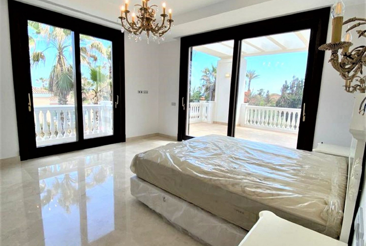 Estepona villa 6 Bedrooms
