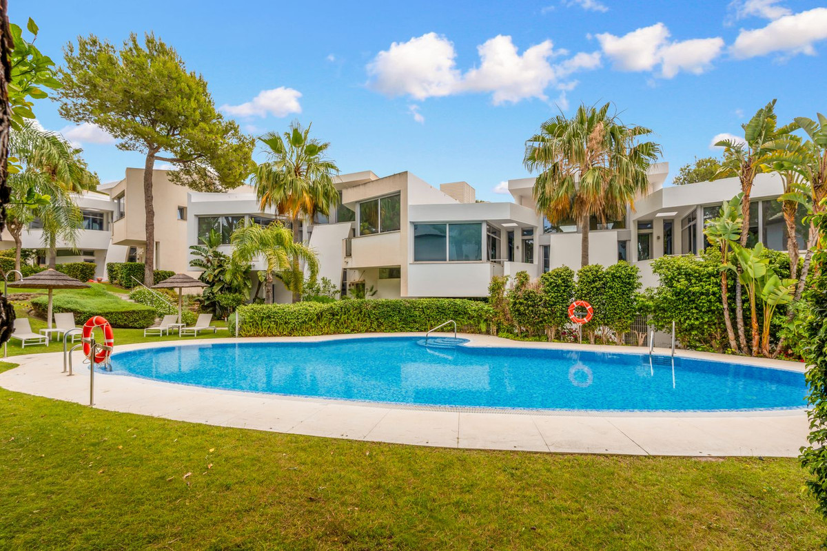 R5414485 Sierra Blanca Marbella townhouse 4 Bedrooms