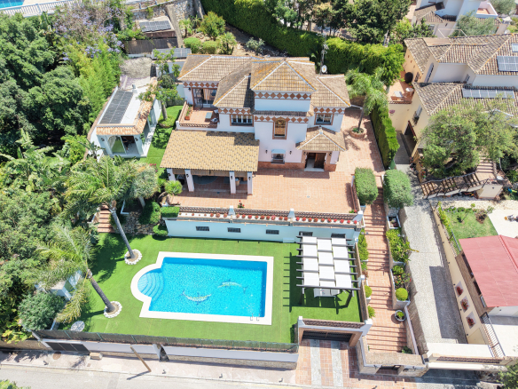Elviria Marbella villa 4 Bedrooms