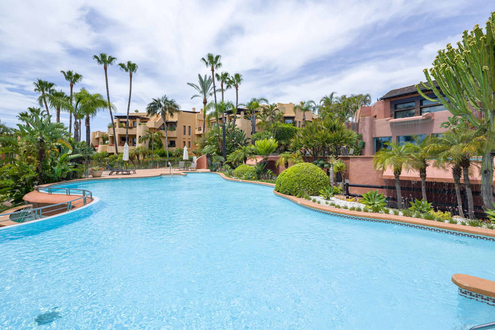 KSSIR-27964P Sierra Blanca Marbella apartment 2 Bedrooms