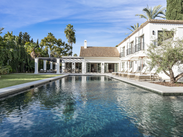 Nueva Andalucia Marbella villa 5 Bedrooms