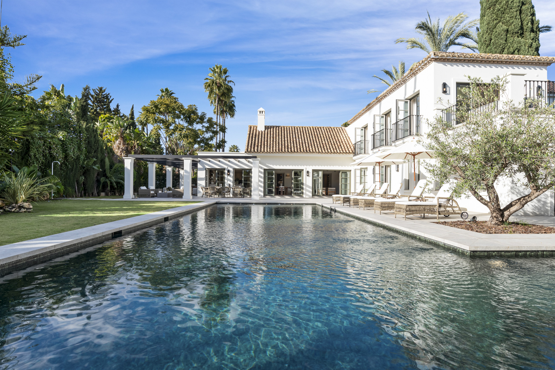 VP6242 Nueva Andalucia Marbella villa 5 Bedrooms