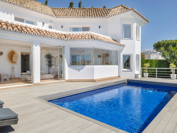 Estepona villa 6 Bedrooms