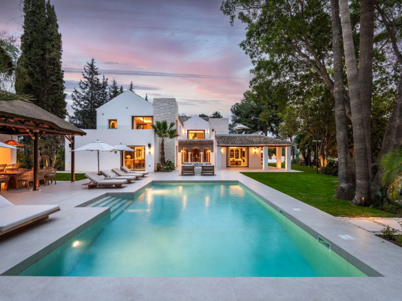 Nueva Andalucia Marbella villa 5 Bedrooms