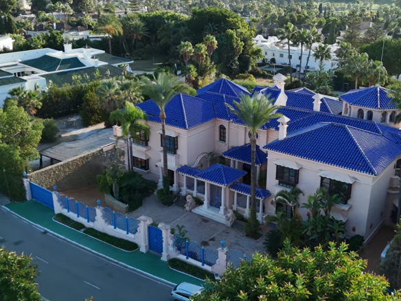 Nueva Andalucia Marbella villa 6 Bedrooms