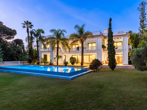Guadalmina Baja San Pedro Alcantara villa 7 Bedrooms