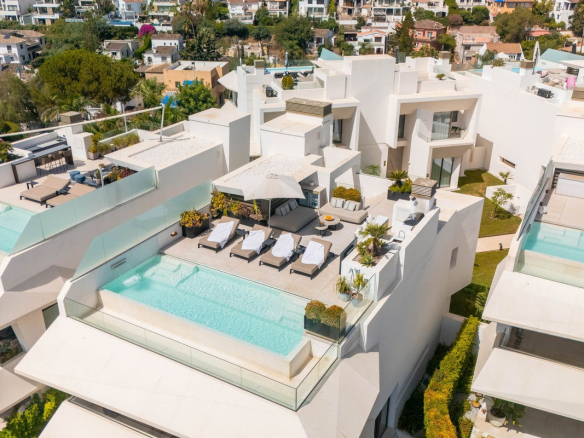 Nueva Andalucia Marbella villa 3 Bedrooms