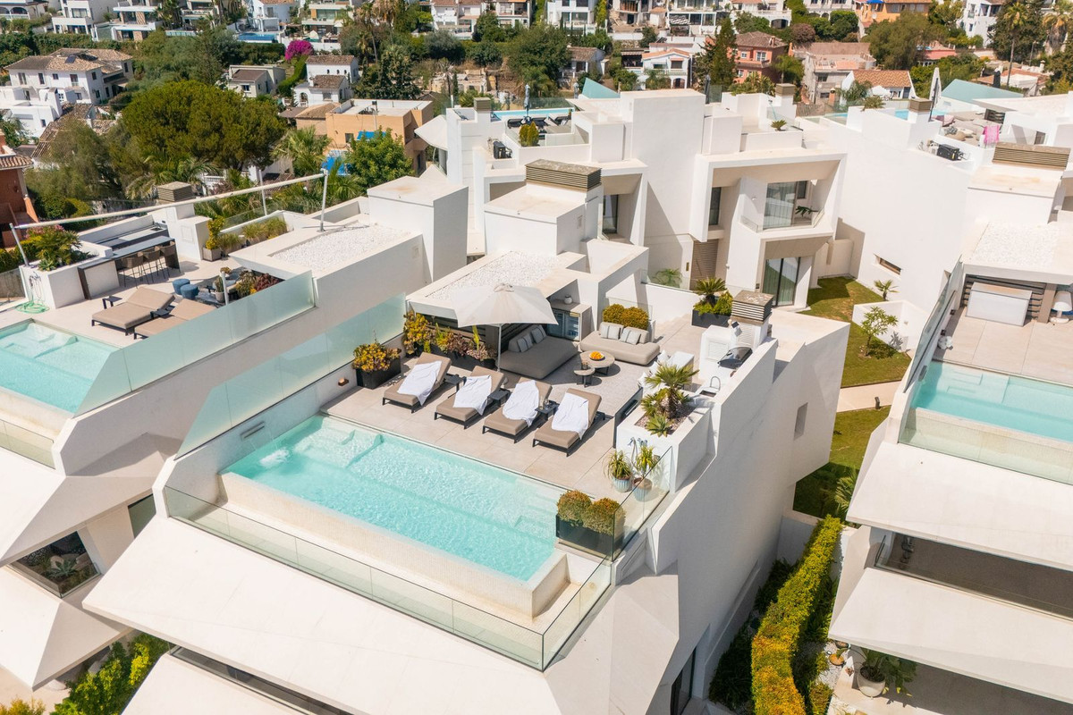 Nueva Andalucia Marbella villa 3 Bedrooms
