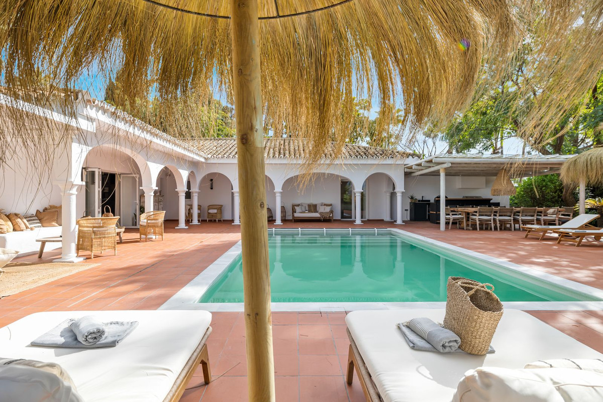 R5271628 Las Chapas Marbella villa 3 Bedrooms