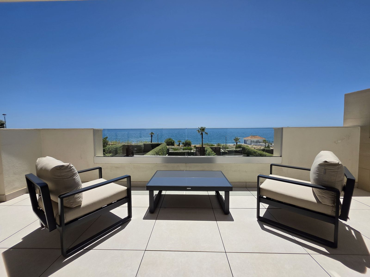 R4952128 New Golden Mile Estepona townhouse 4 Bedrooms