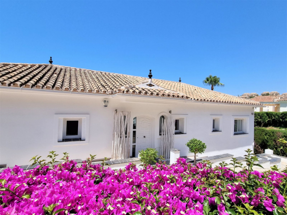 Elviria Marbella villa 5 Bedrooms