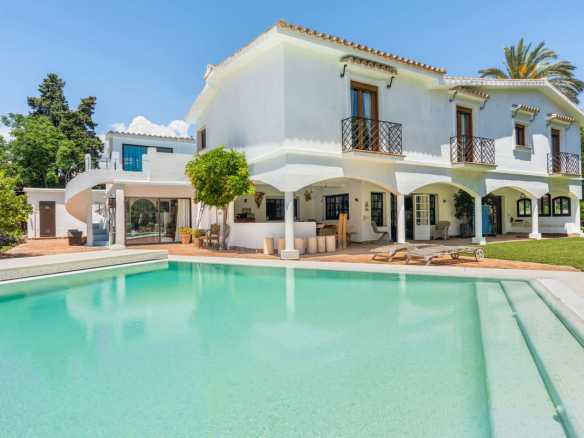 Guadalmina Baja San Pedro Alcantara villa 4 Bedrooms