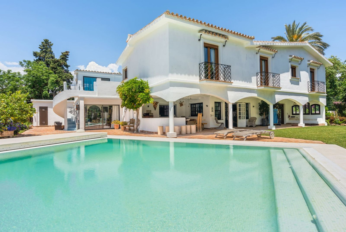 Guadalmina Baja San Pedro Alcantara villa 4 Bedrooms
