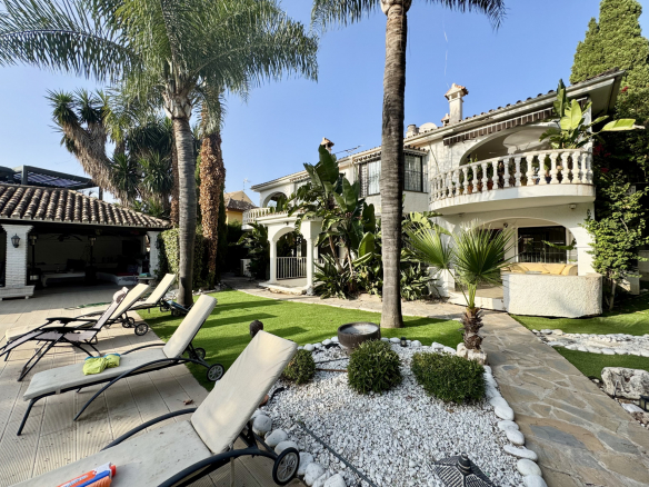 Nueva Andalucia Marbella villa 9 Bedrooms