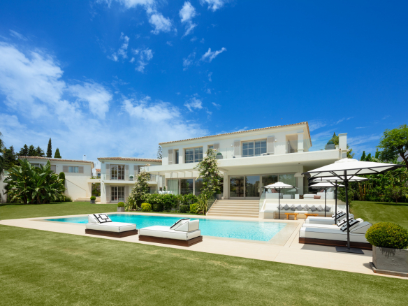 Nueva Andalucia Marbella villa 6 Bedrooms