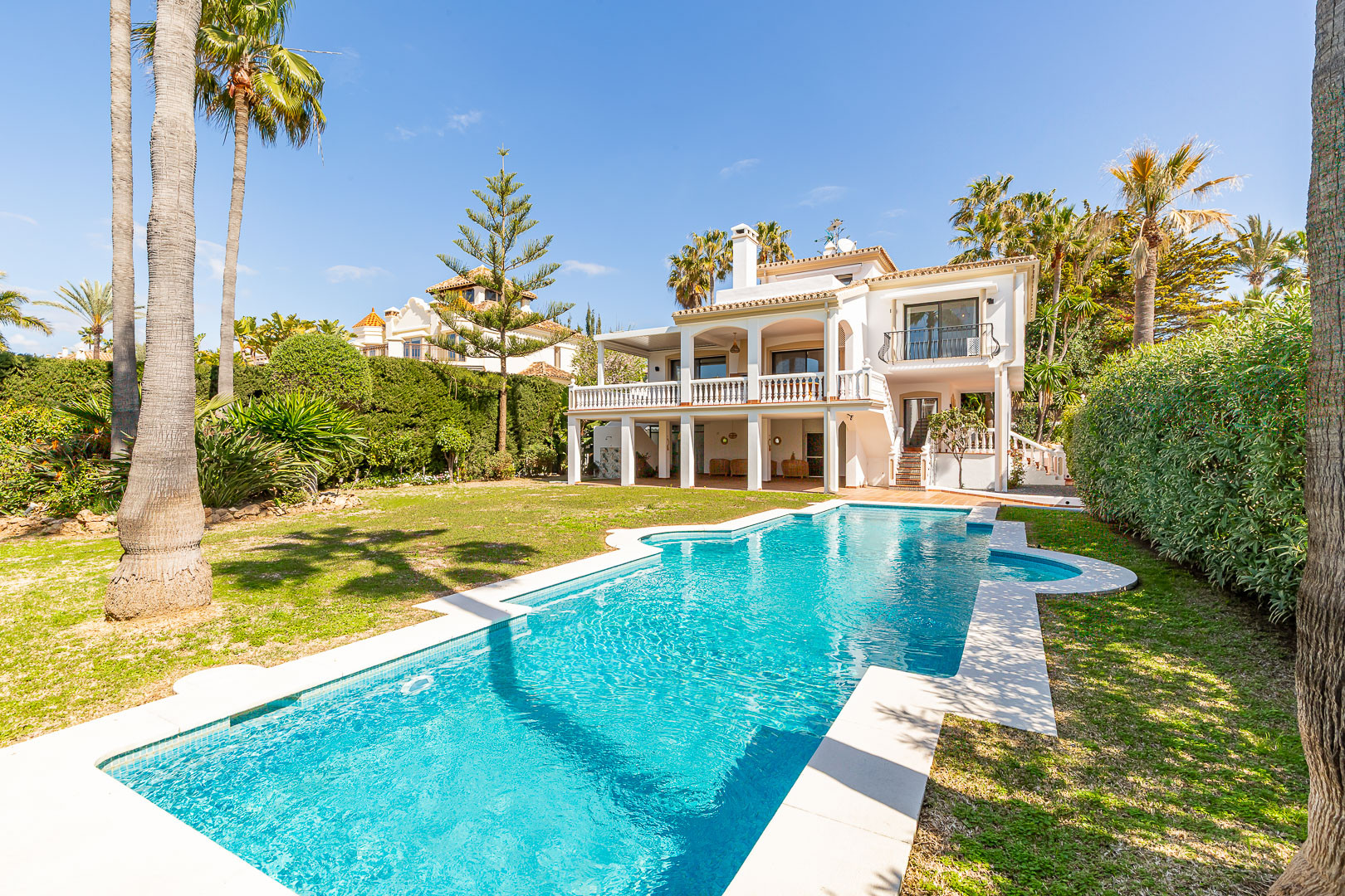 CP7856 Las Chapas Marbella villa 6 Bedrooms