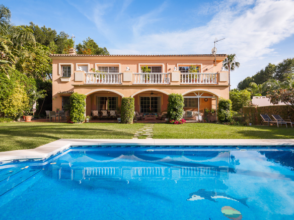 Nueva Andalucia Marbella villa 5 Bedrooms