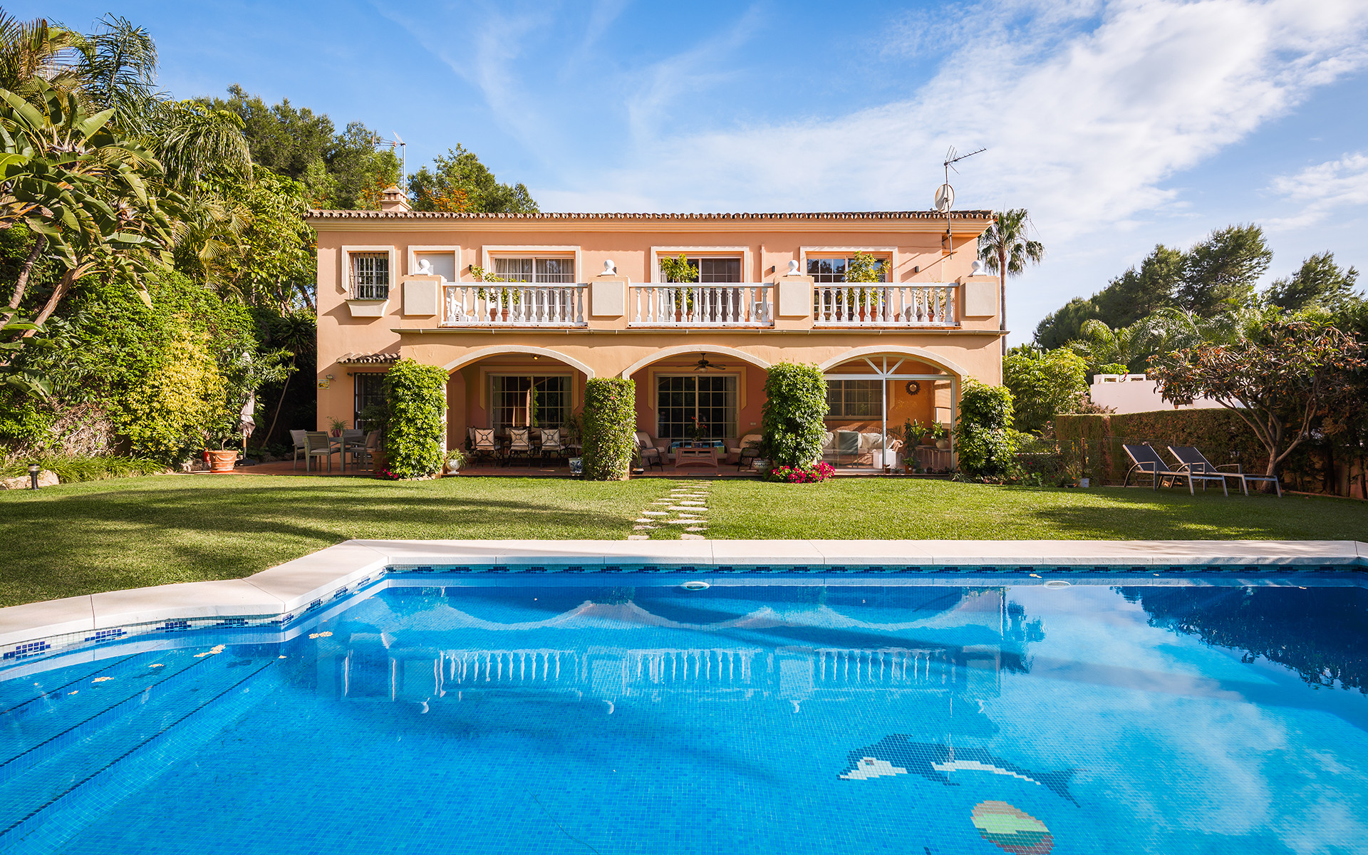 Nueva Andalucia Marbella villa 5 Bedrooms