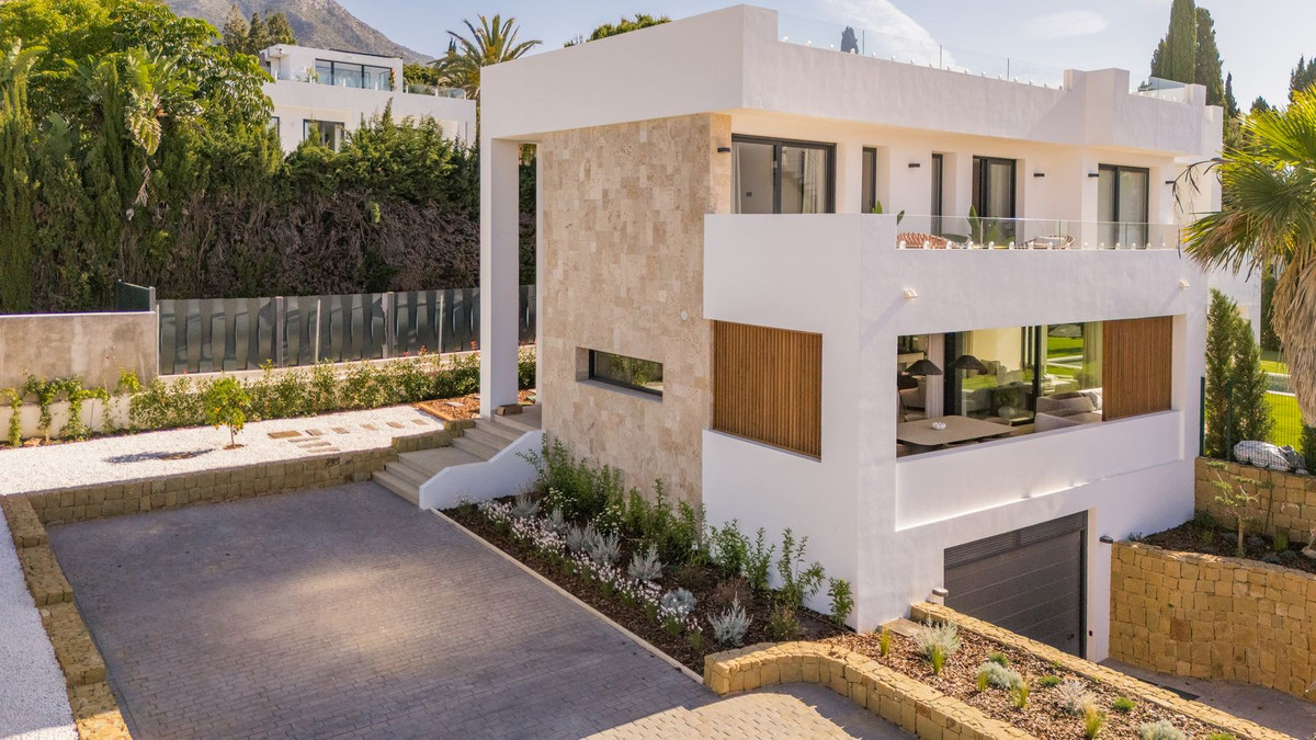 Nagueles Marbella villa 5 Bedrooms