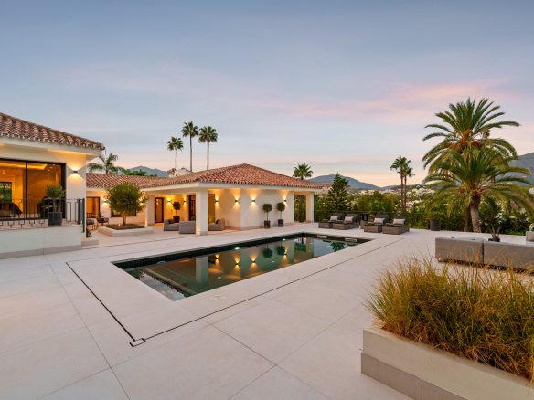 Nueva Andalucia Marbella villa 5 Bedrooms