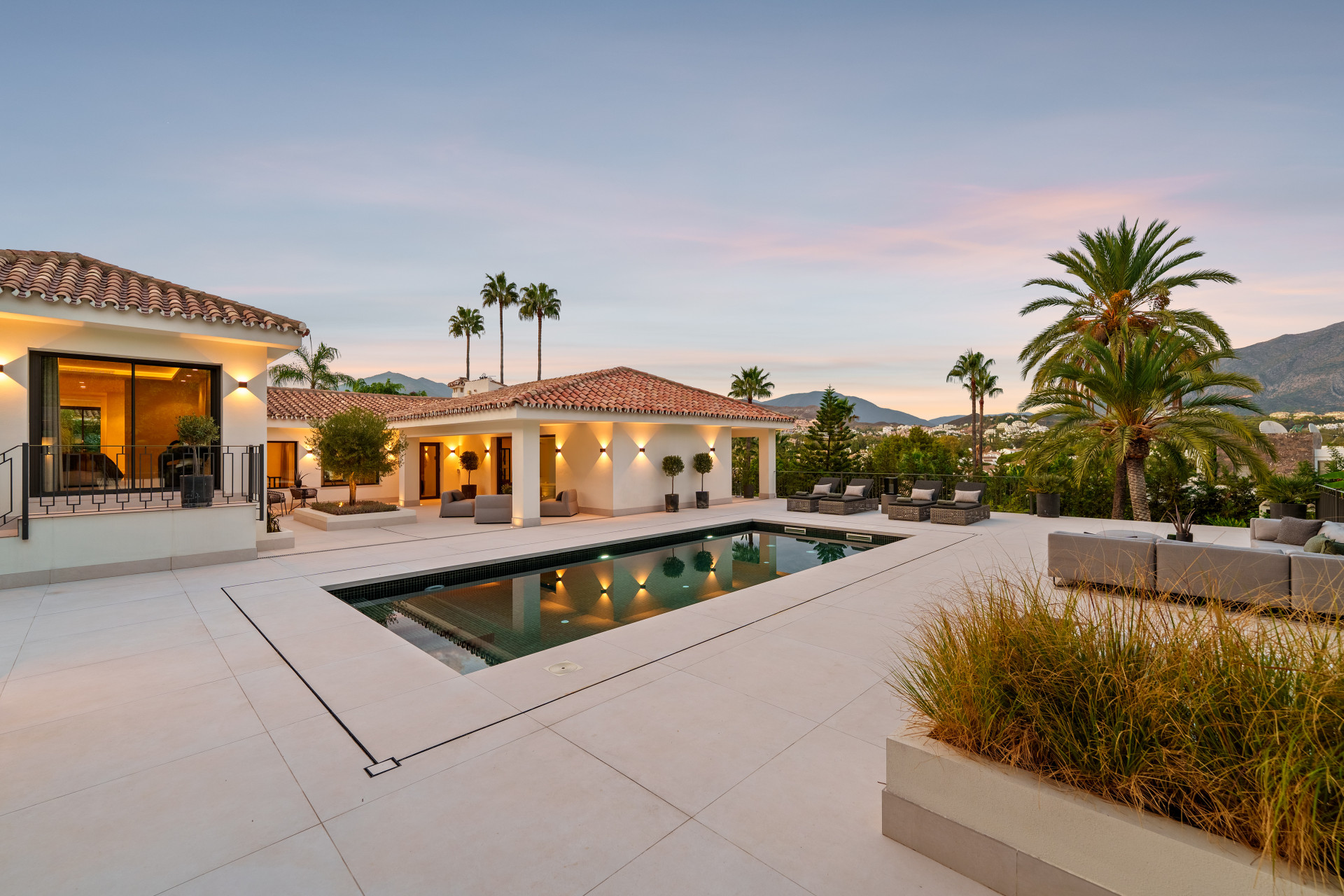 Nueva Andalucia Marbella villa 5 Bedrooms