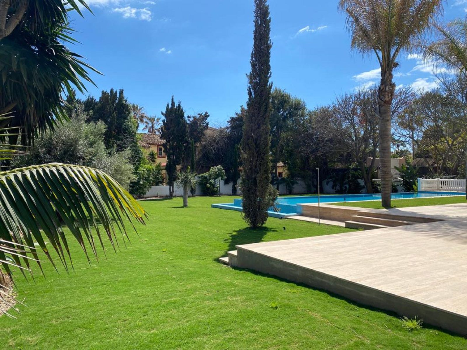 luxo-estate-3 Estepona villa 6 Bedrooms