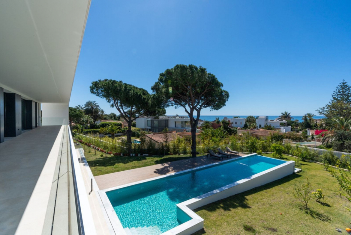 Marbesa Marbella villa 6 Bedrooms