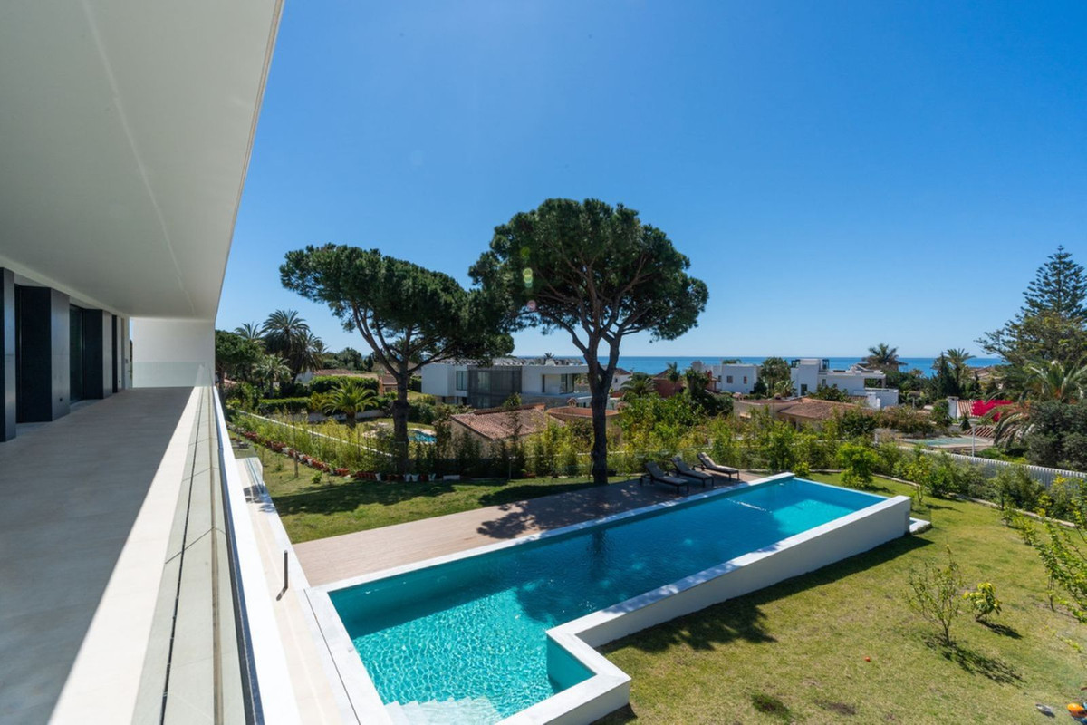 Marbesa Marbella villa 6 Bedrooms