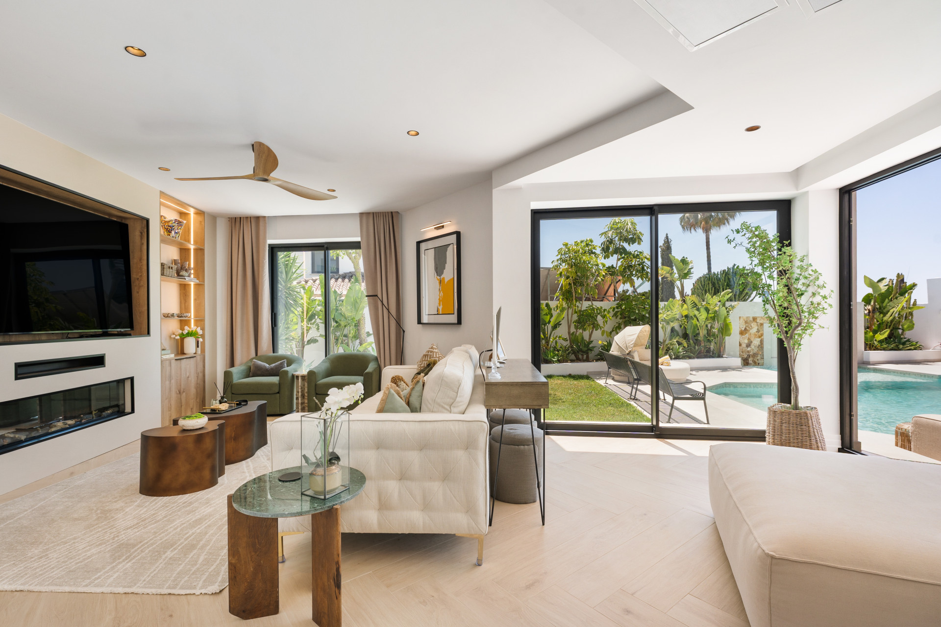 Estepona villa 6 Bedrooms